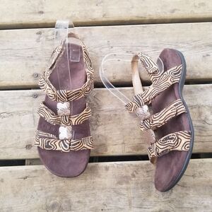 Vionic Orthaheel Amber Tan Black Swirl Faux Vegan Leather Strappy‎ Sandals 8